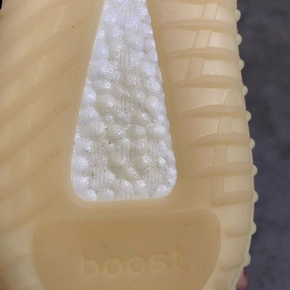 Yeezy 2017zebra 350 r9/10 condition size 8.5 mens - Picture 7 of 7